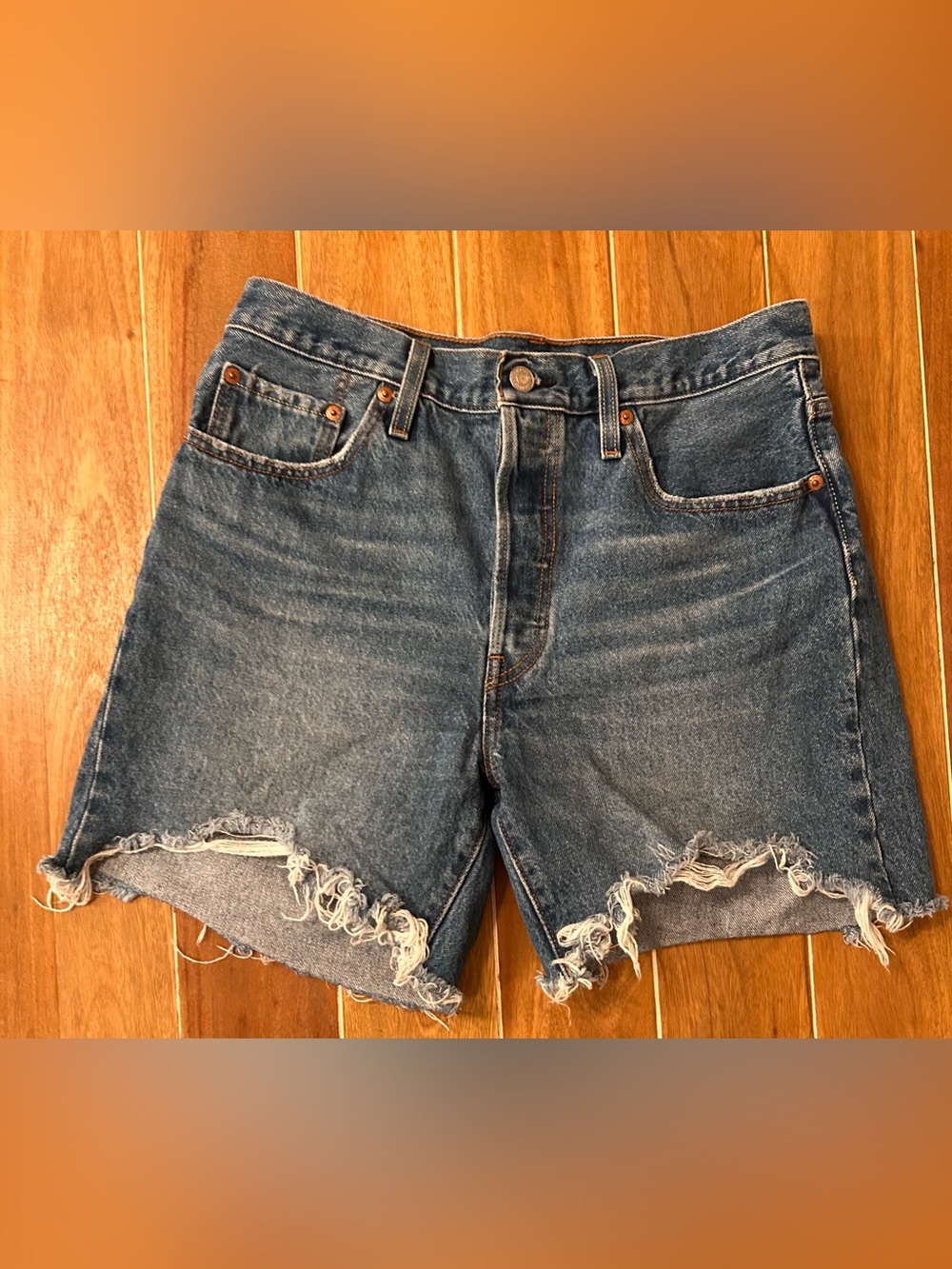 Levi’s 501 denim shorts. 29.